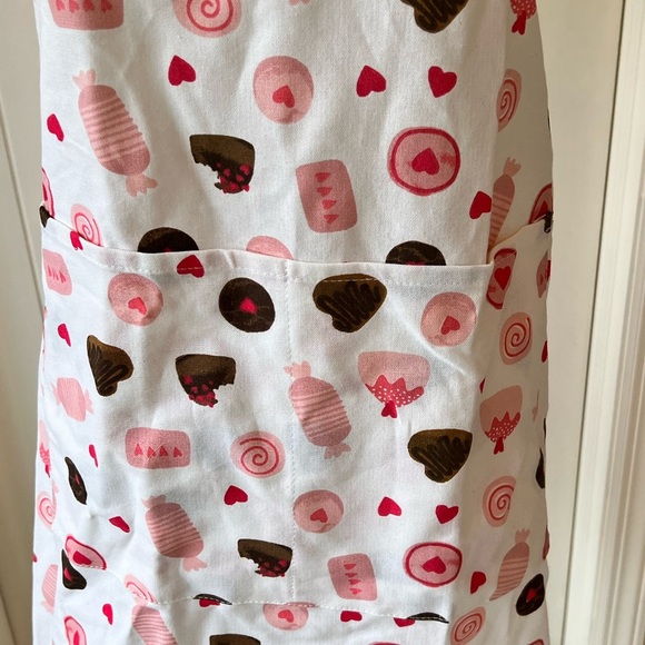 Martha Stewart Candy Apron and Hot Pad/Oven Mitt bundle set - Picture 4 of 6